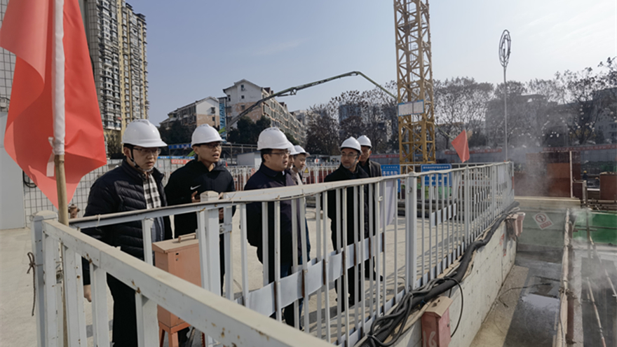 圖二：集團黨委委員、副總經理倪丹督導嘉來建工安全工作