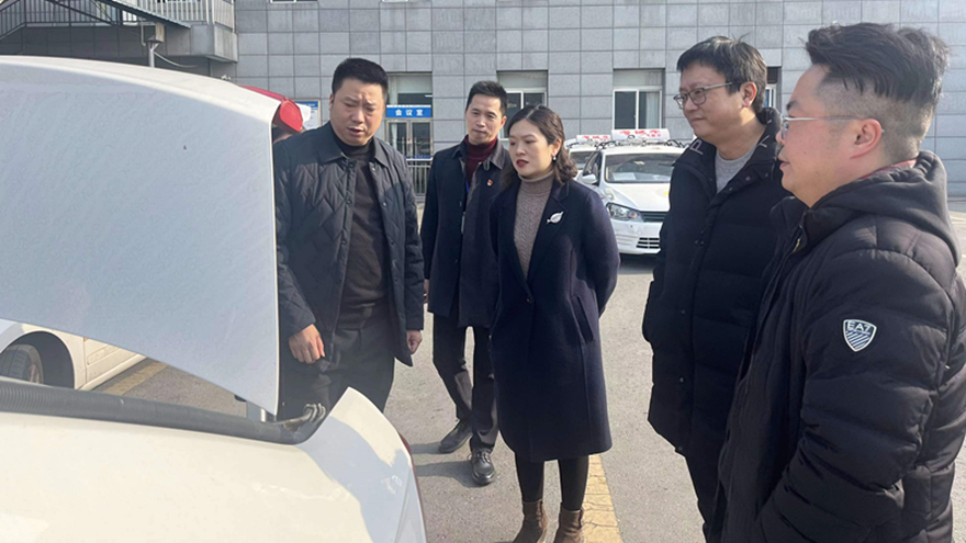 圖三：集團黨委委員、副總經理賀維維督導綿實股份安全工作